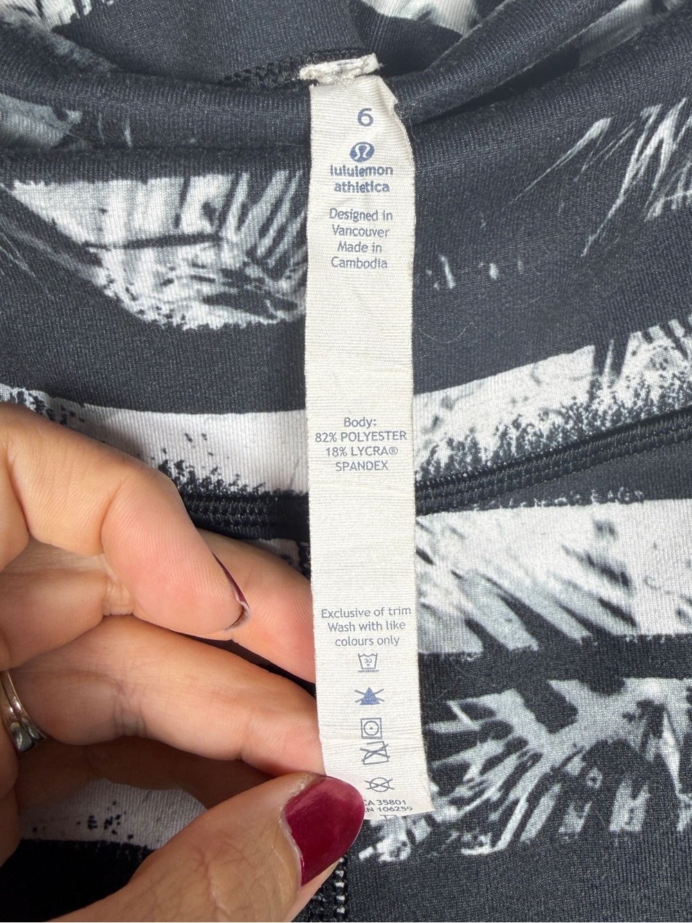 Lululemon Wunder Under Shady Palm Leggings Size 6 Black White Yoga Pants - Picture 4 of 7